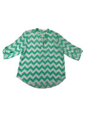 Liberty Love Womens Green Chevron Print Blouse Size L 3/4 Sleeve Button Tab